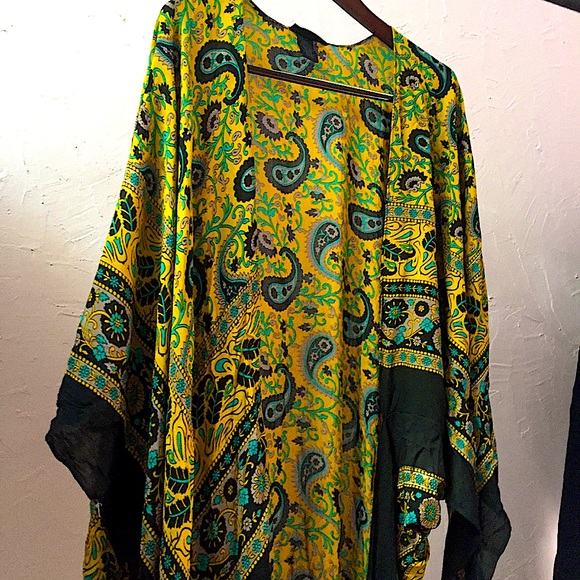 Steve Madden Indian Paisley Shawn Gown Cape - Picture 3 of 16
